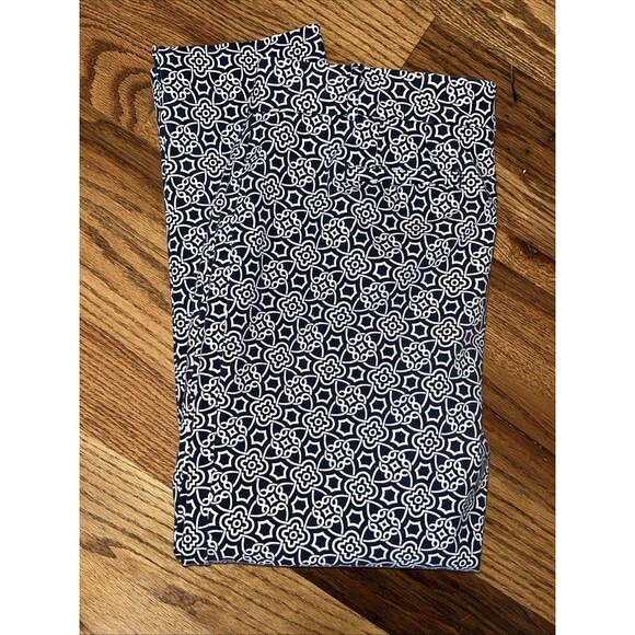 Crown & Ivy Women’s Geometric Design Dress Pants Size 12P - Picture 3 of 4
